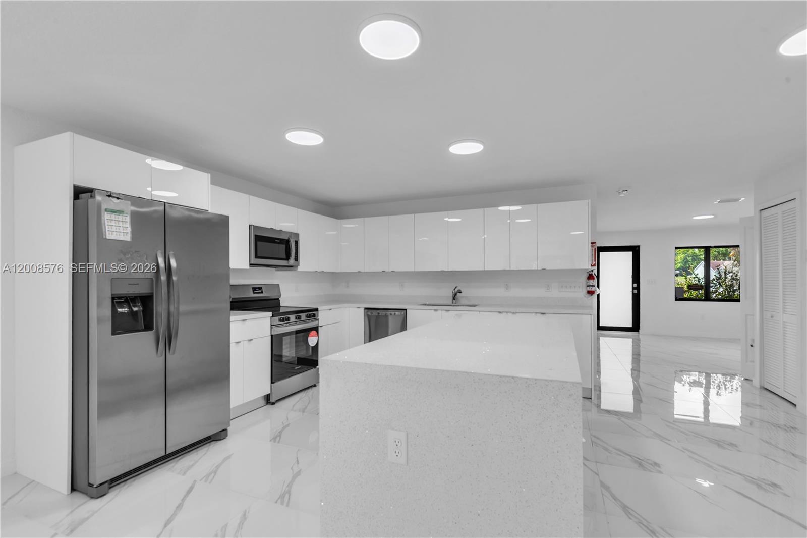 152 Nw 18 St Property Photo 8