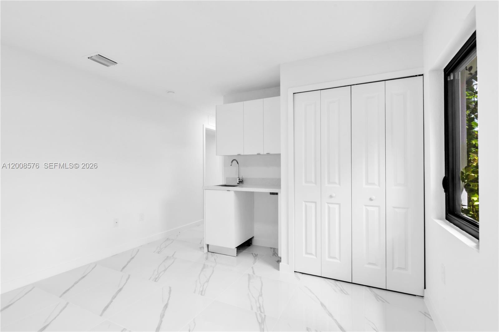 152 Nw 18 St Property Photo 16