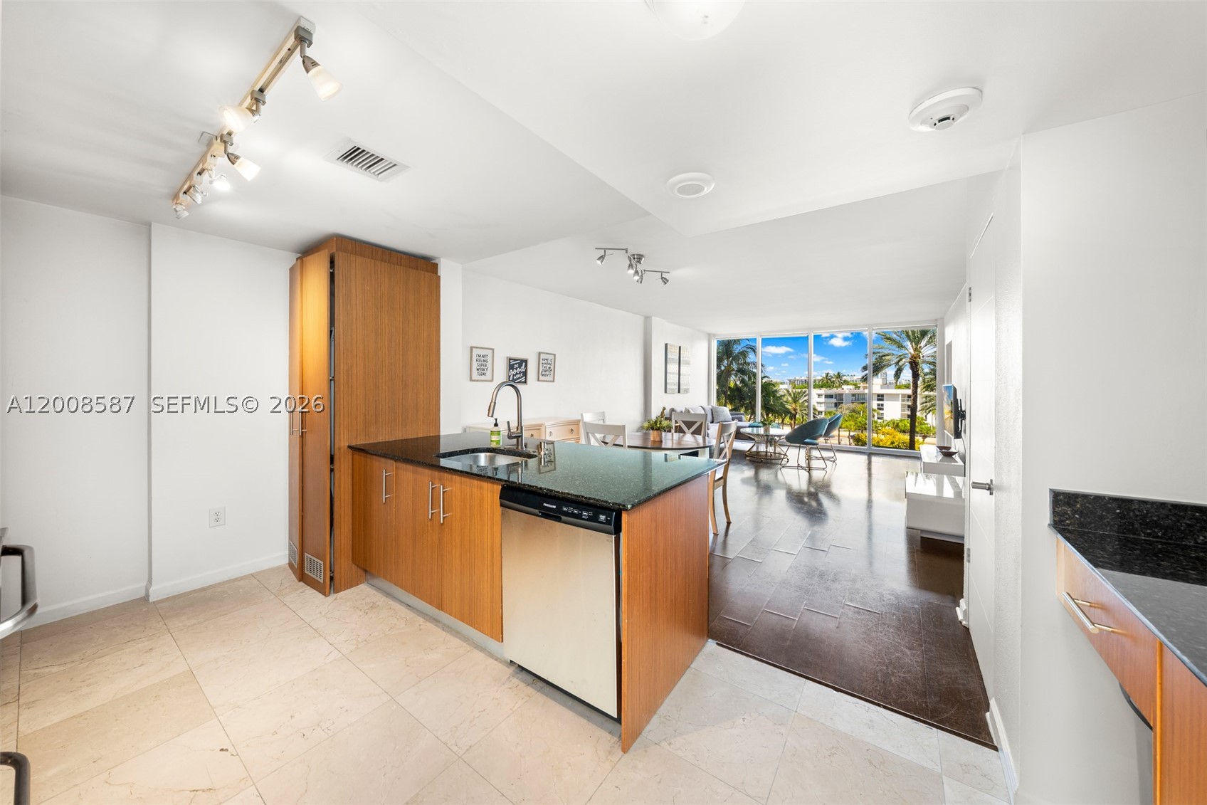 10275 Collins Ave 327 Property Photo 4