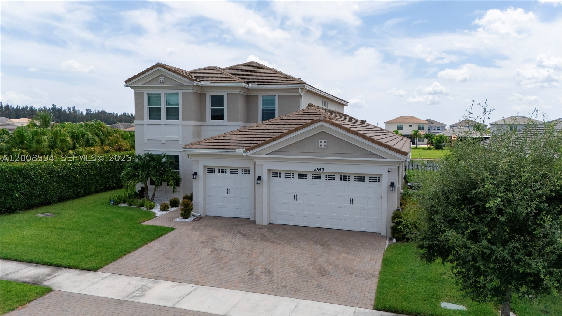 5850 Whippoorwill Cir Property Photo 5