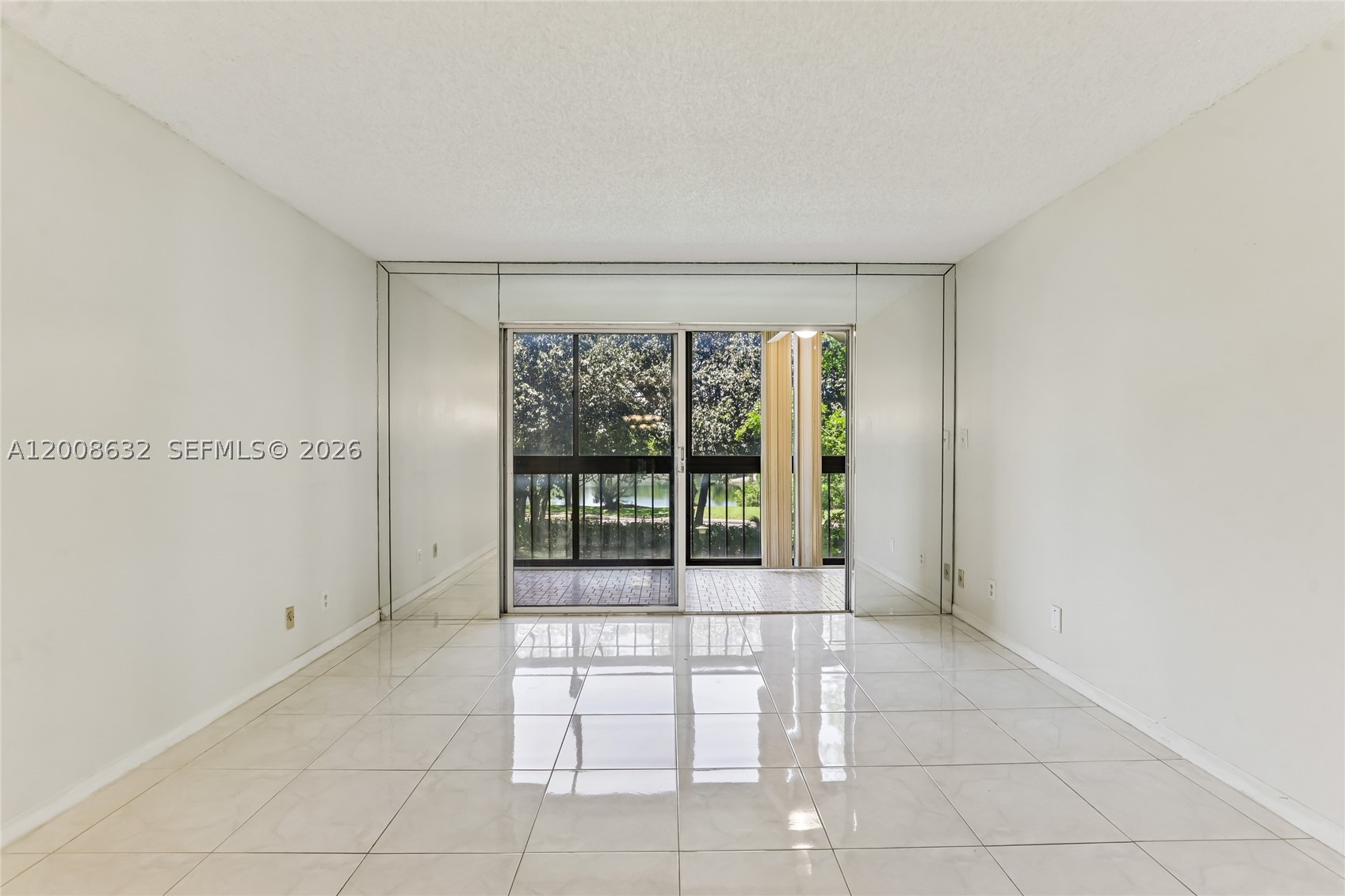5900 Nw 44th St 312 Property Photo 11