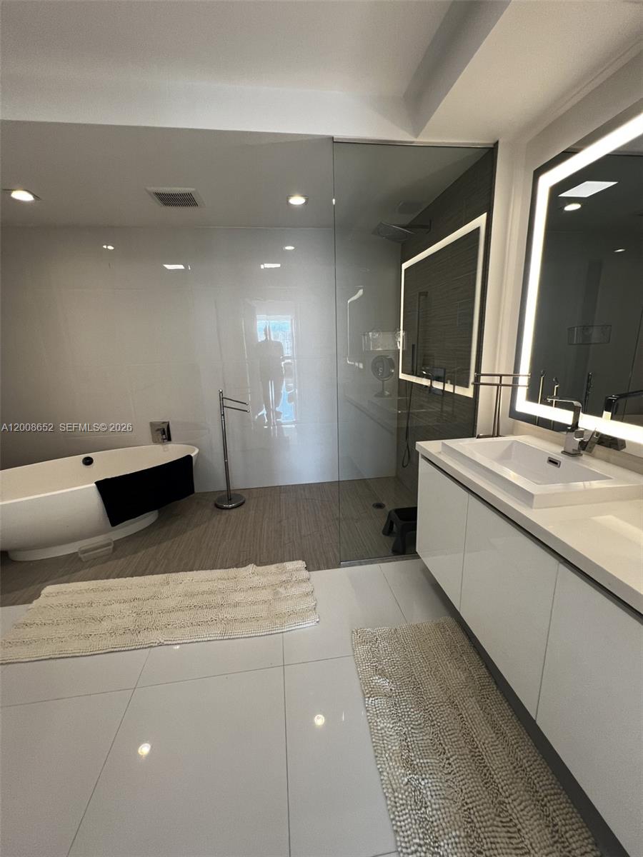 330 Sunny Isles Blvd 5-1008 Property Photo 8