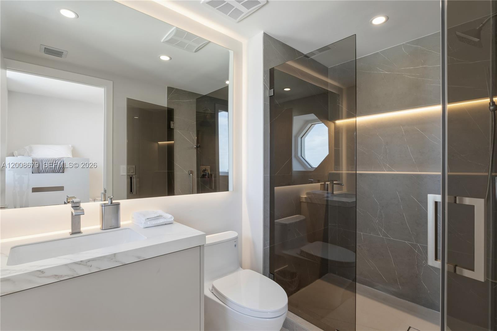 17875 Collins Ave 3906 Property Photo 24