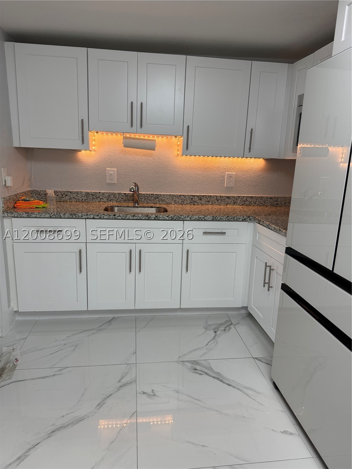 367 W 33rd St Property Photo 14