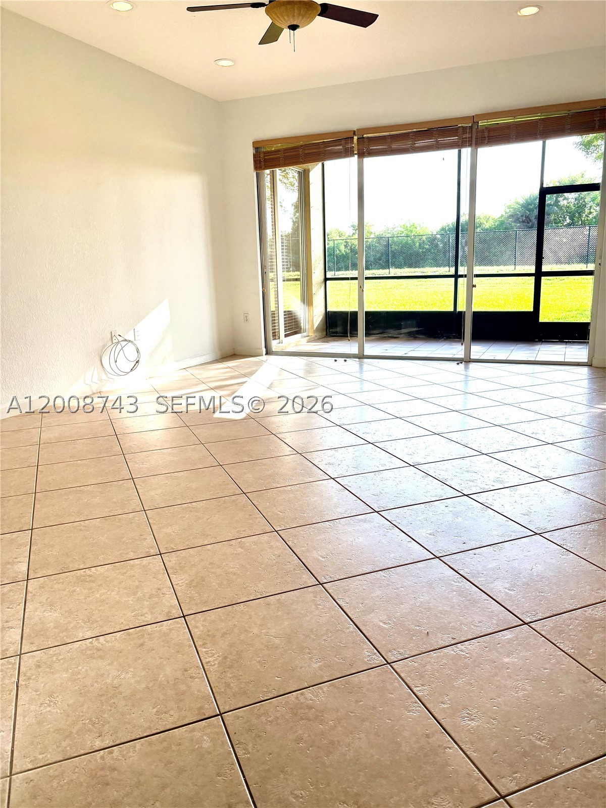7993 Nw 128th Ln 13-b Property Photo 4