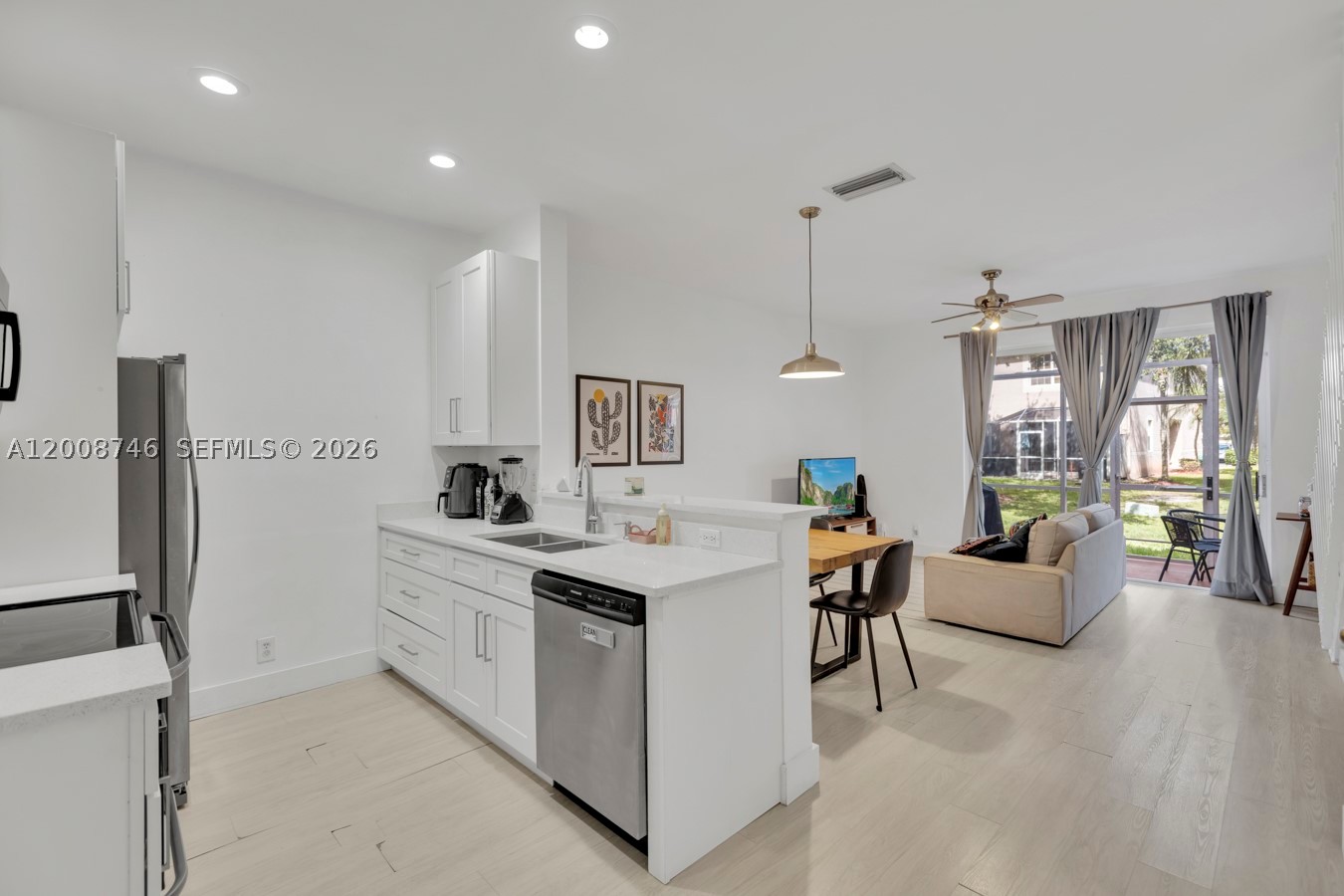 1919 Madeira Dr 4 Property Photo 1