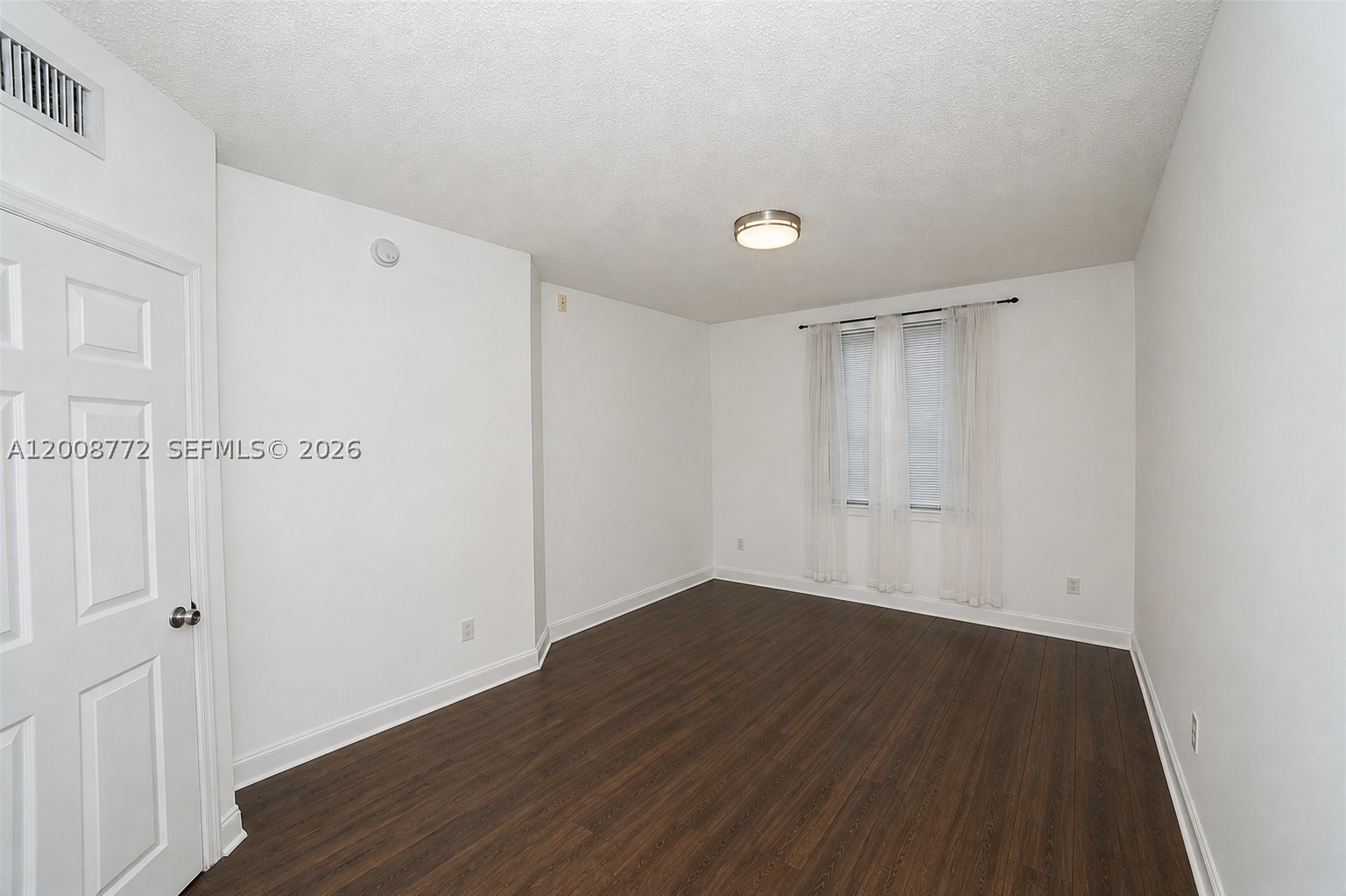 17145 N Bay Rd 4102 Property Photo 3