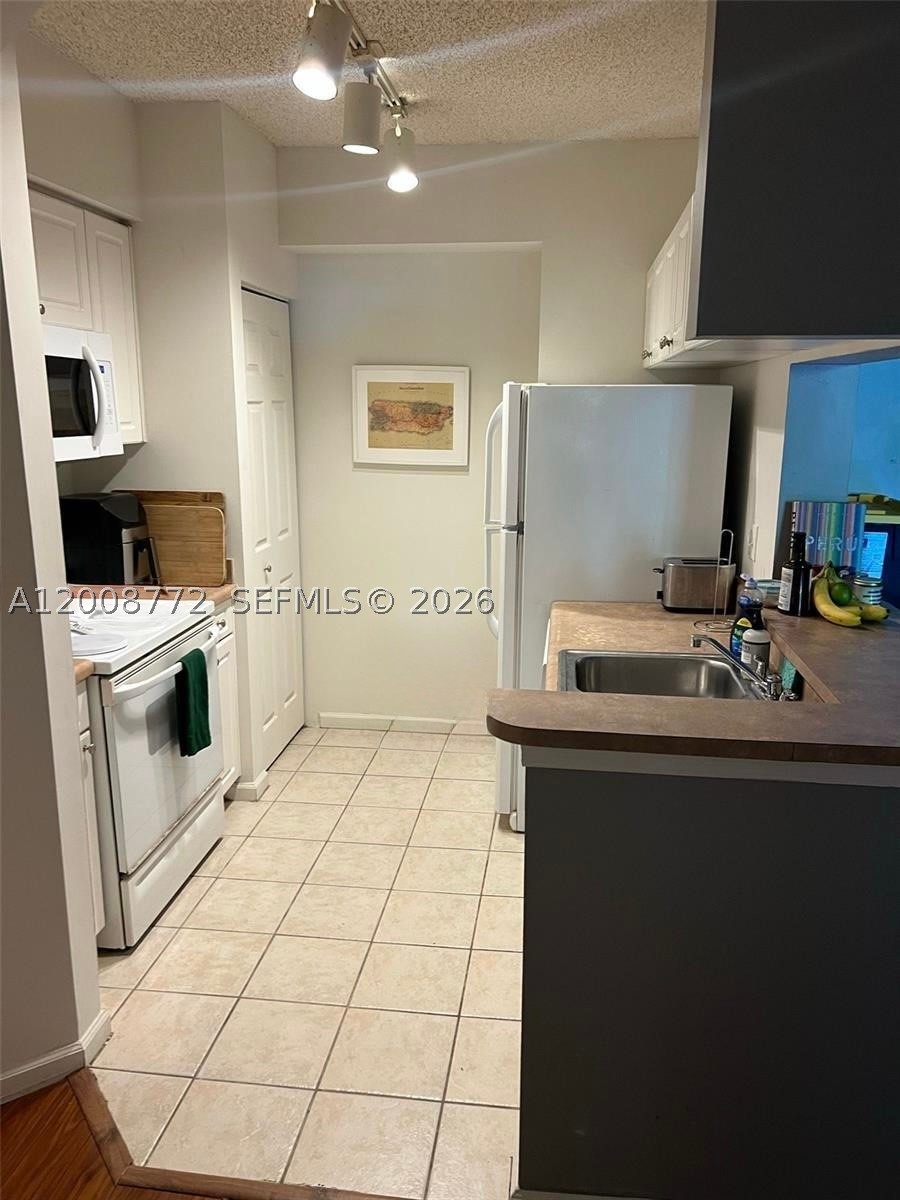 17145 N Bay Rd 4102 Property Photo 8
