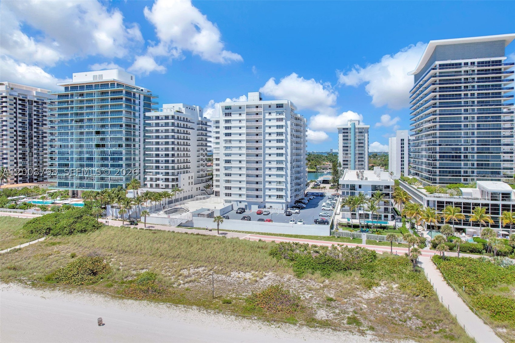 5825 Collins Ave 2e Property Photo 4