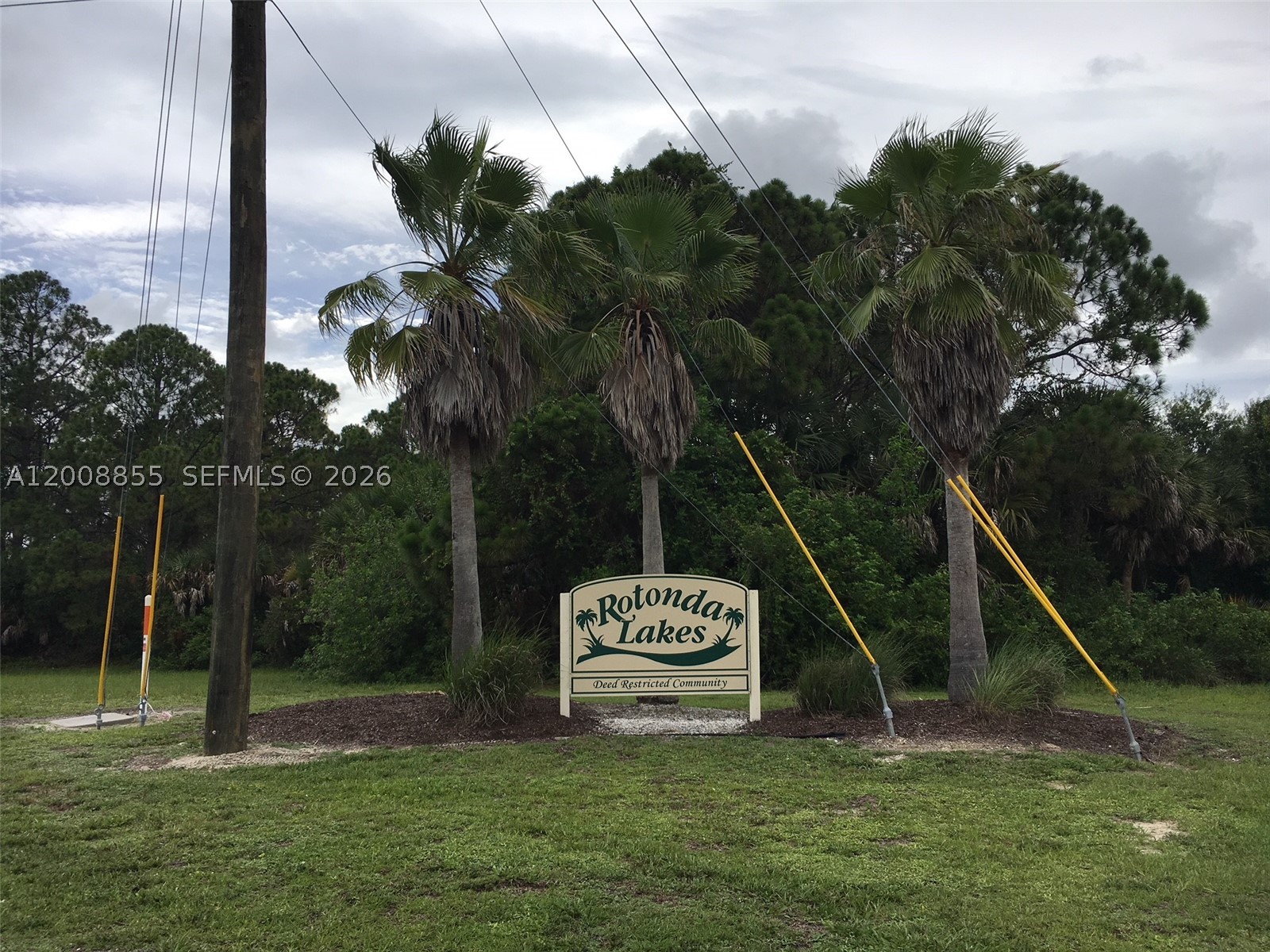 385 Albatross Rd Property Photo 2