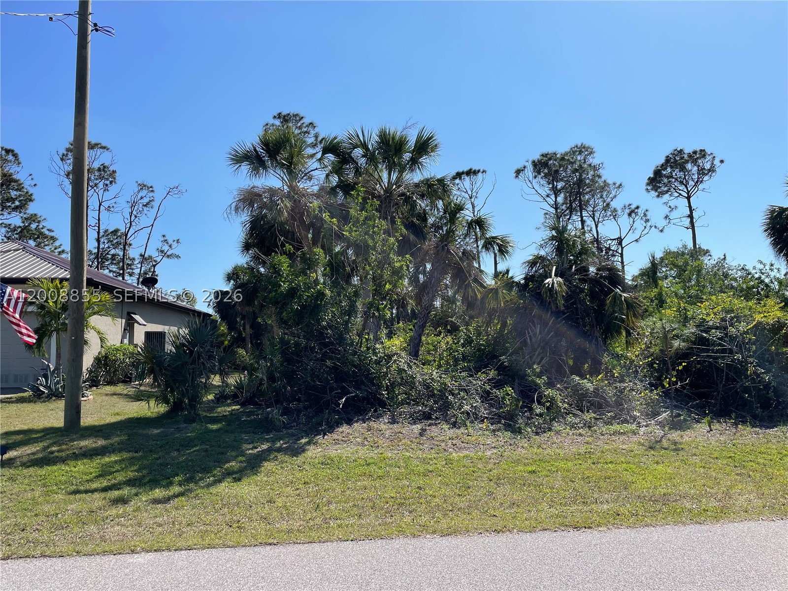 385 Albatross Rd Property Photo 4