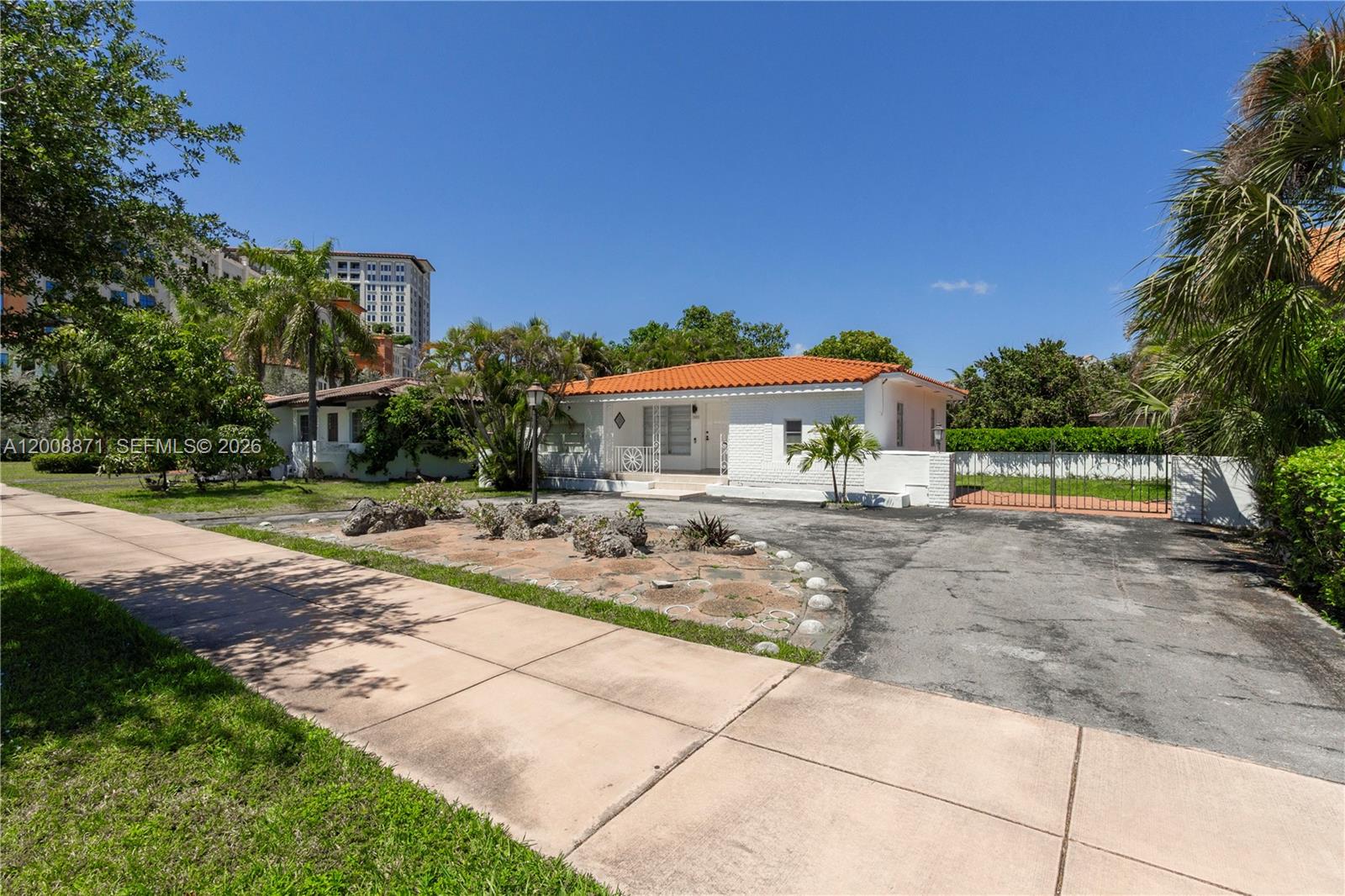 3021 Coconut Grove Dr 3021 Property Photo 20