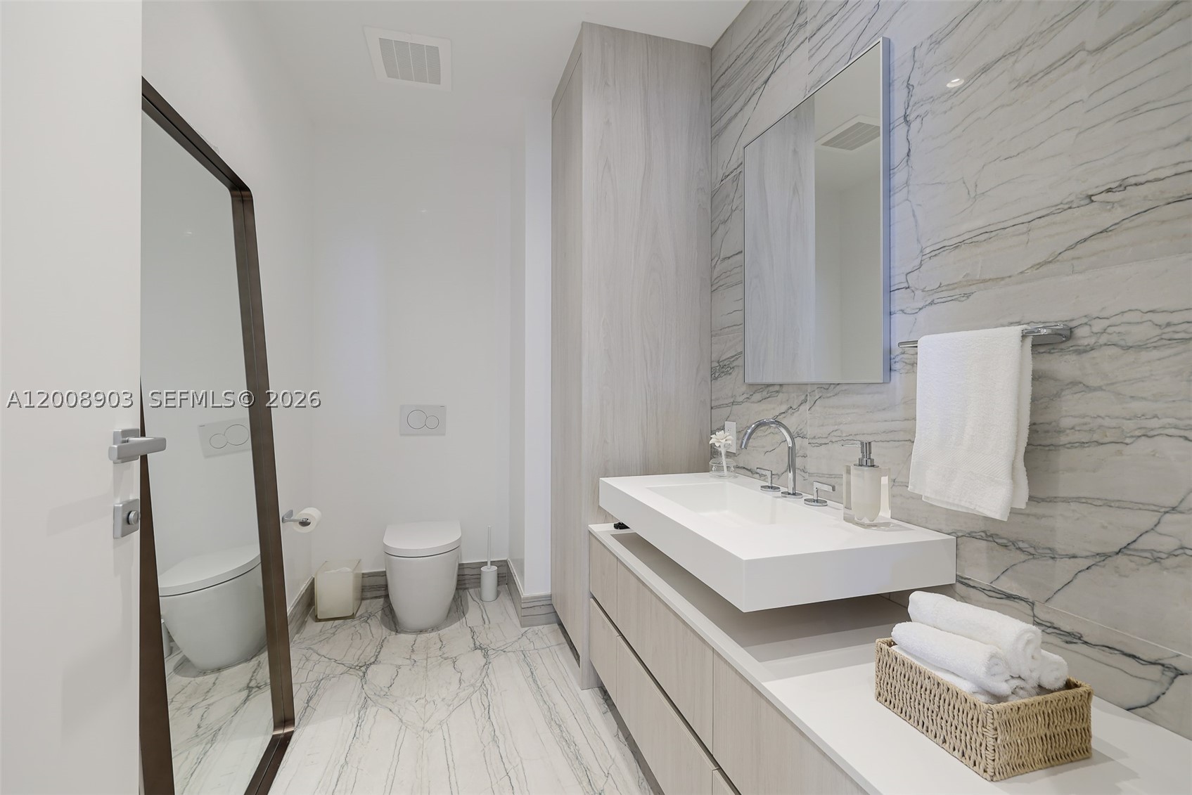 8701 Collins Ave 904 Property Photo 23