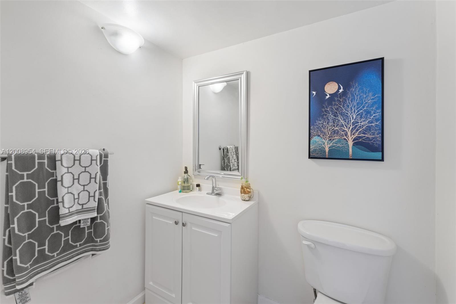 900 Bay Dr 421 Property Photo 11