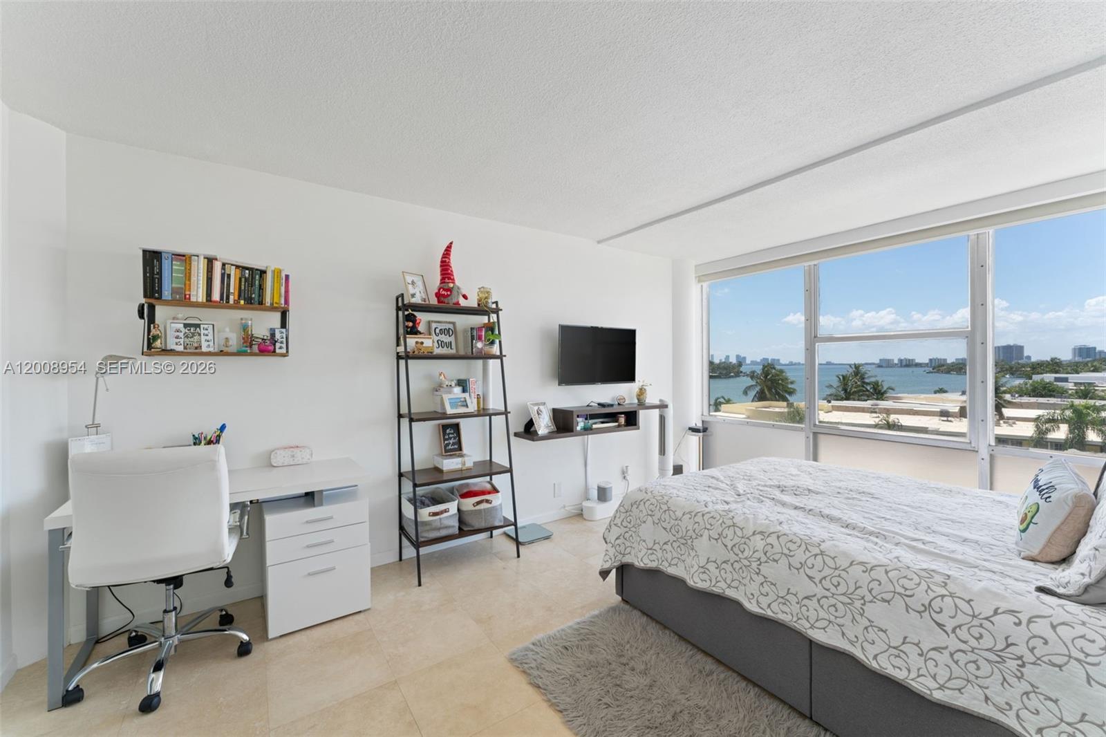 900 Bay Dr 421 Property Photo 12
