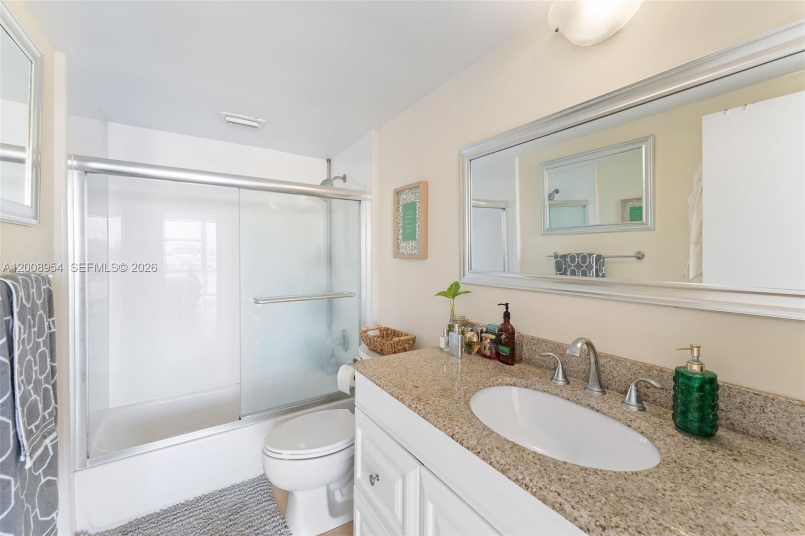 900 Bay Dr 421 Property Photo 15