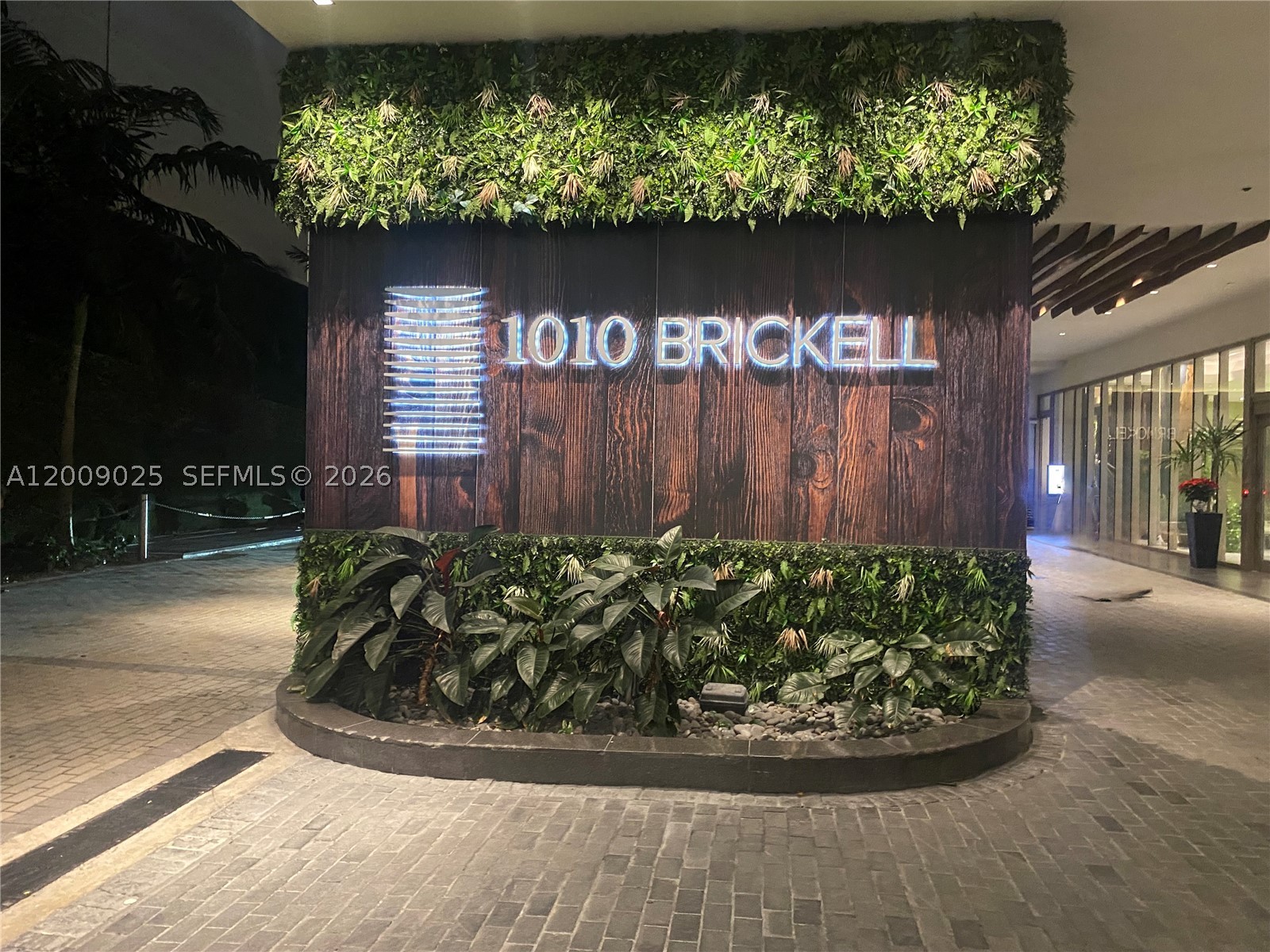 1010 Brickell Ave 2910 Property Photo 4