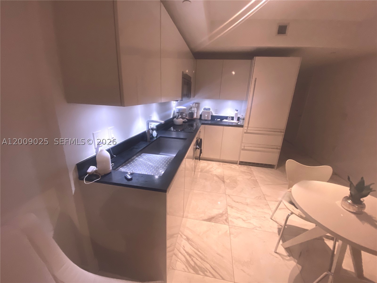 1010 Brickell Ave 2910 Property Photo 17