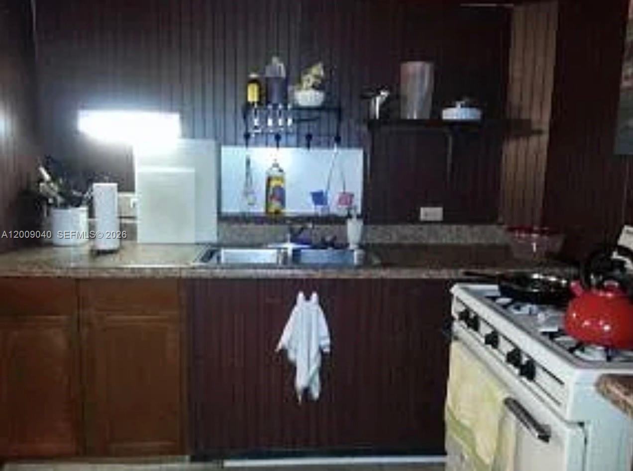 7294 W Vineyard Drive Property Photo 6