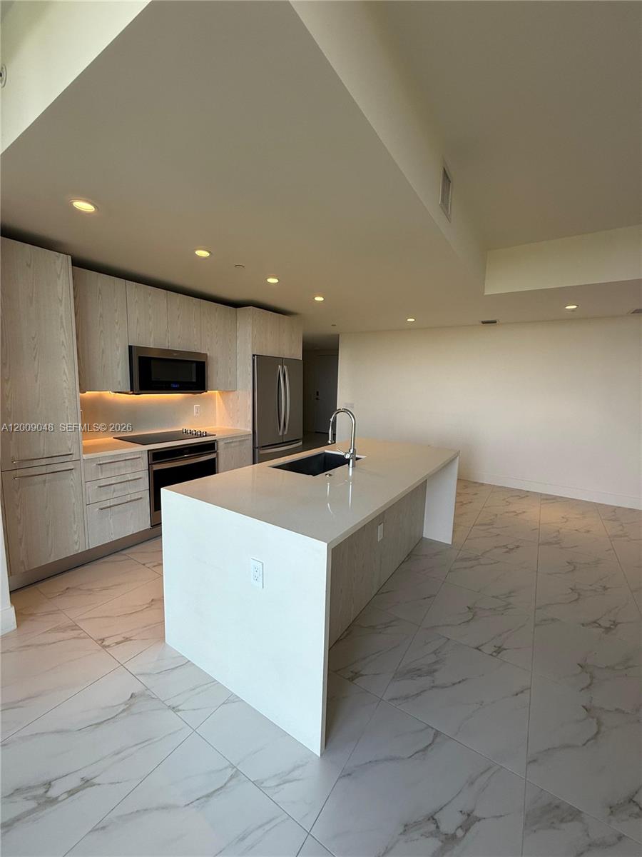 2000 Metropica Way 901 Property Photo 3