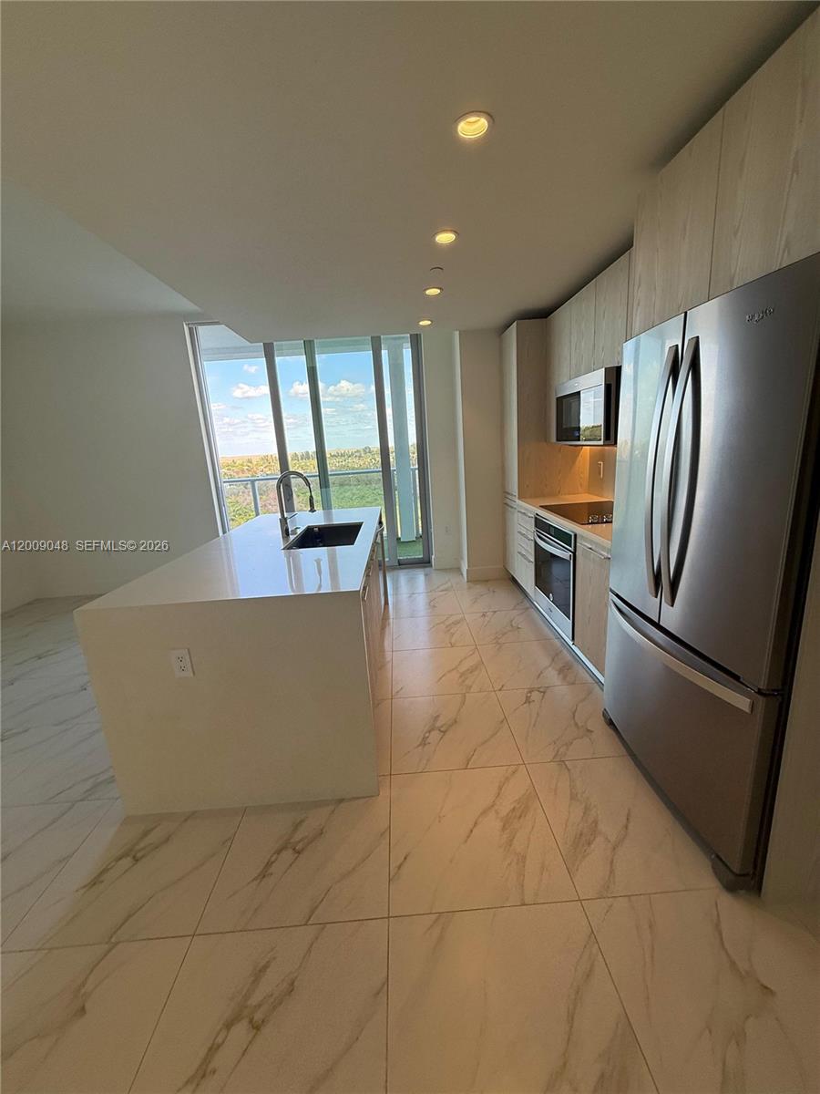 2000 Metropica Way 901 Property Photo 5
