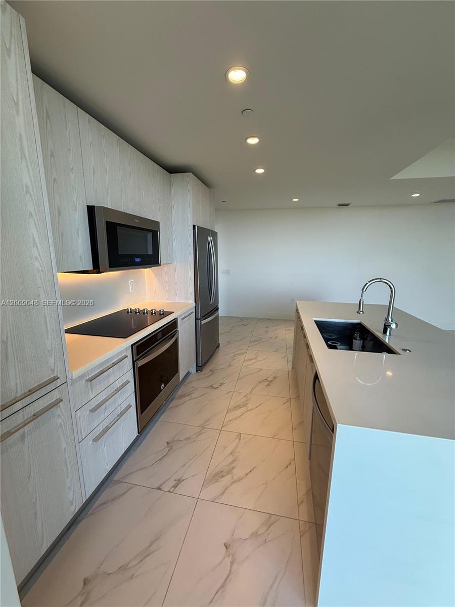 2000 Metropica Way 901 Property Photo 6