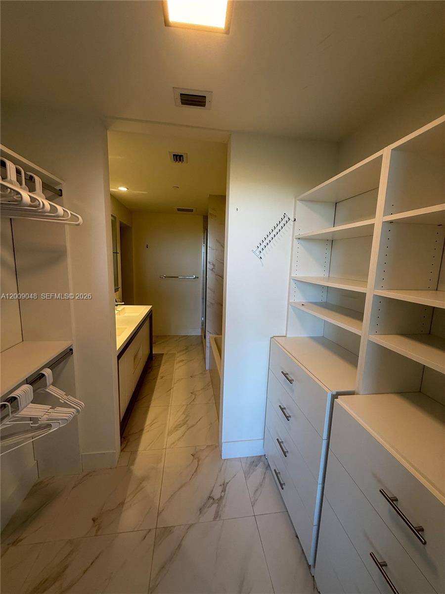 2000 Metropica Way 901 Property Photo 7