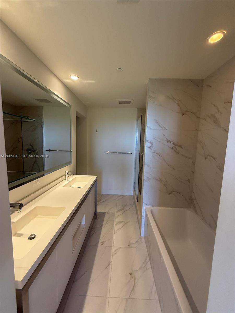 2000 Metropica Way 901 Property Photo 10
