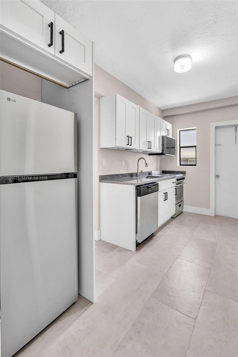 1165 Marseille Dr 4 Property Photo 15
