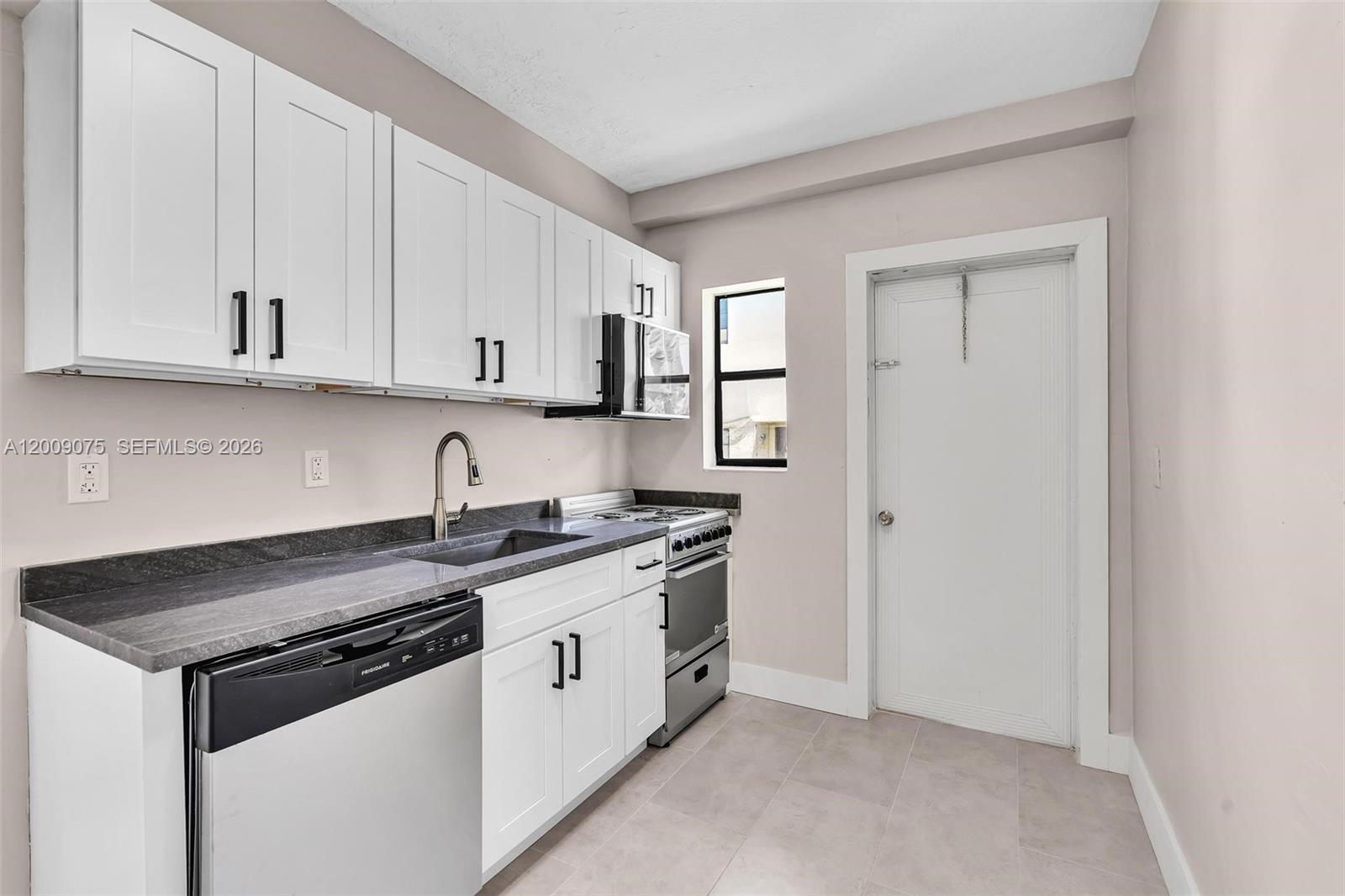 1165 Marseille Dr 4 Property Photo 17