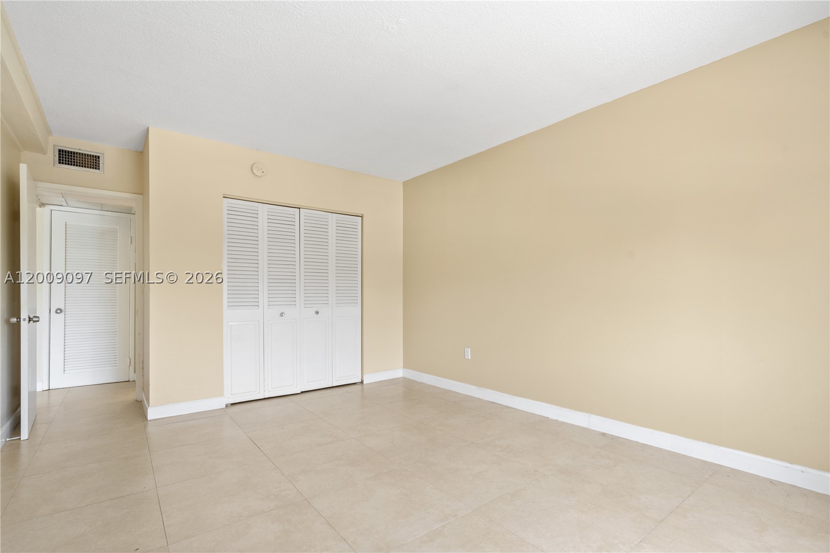 400 Kings Point Dr 229 Property Photo 16