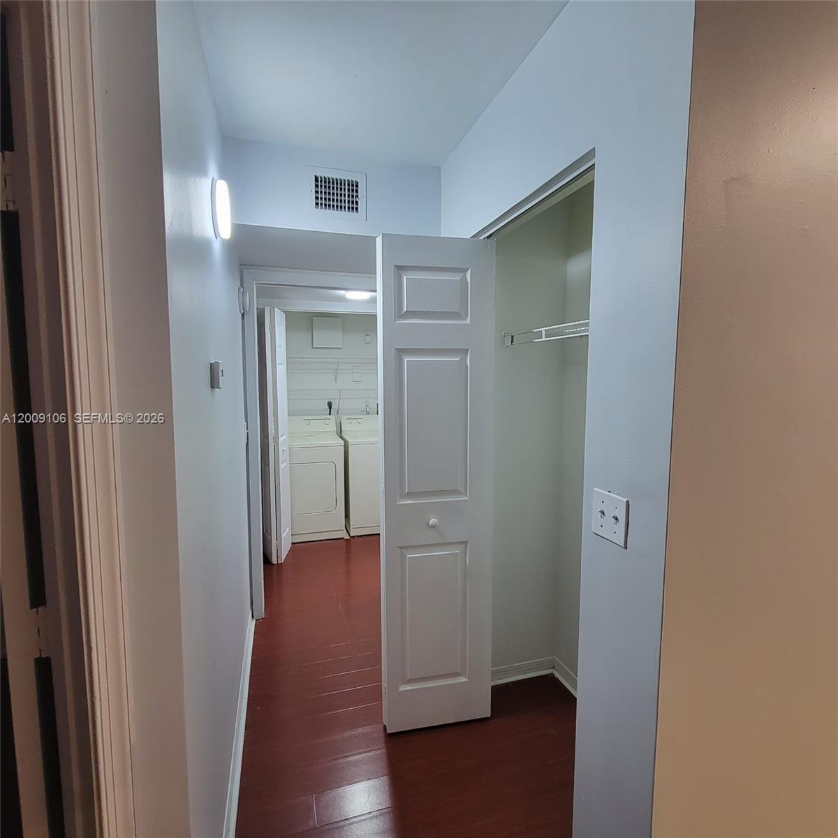 711 Sw 111th Way 301 Property Photo 8