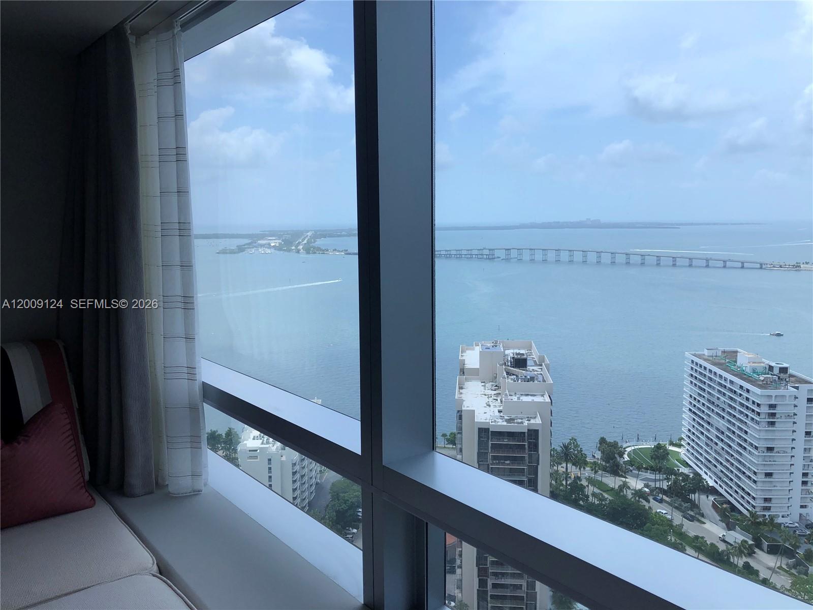 1435 Brickell Ave 3505 Property Photo 9