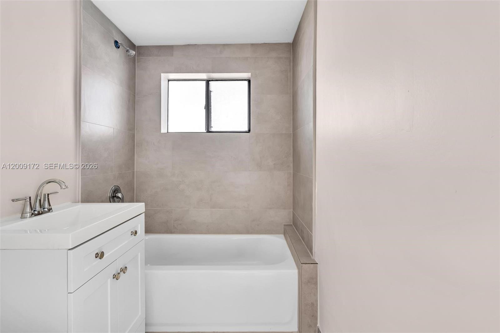 1165 Marseille Dr 19 Property Photo 30