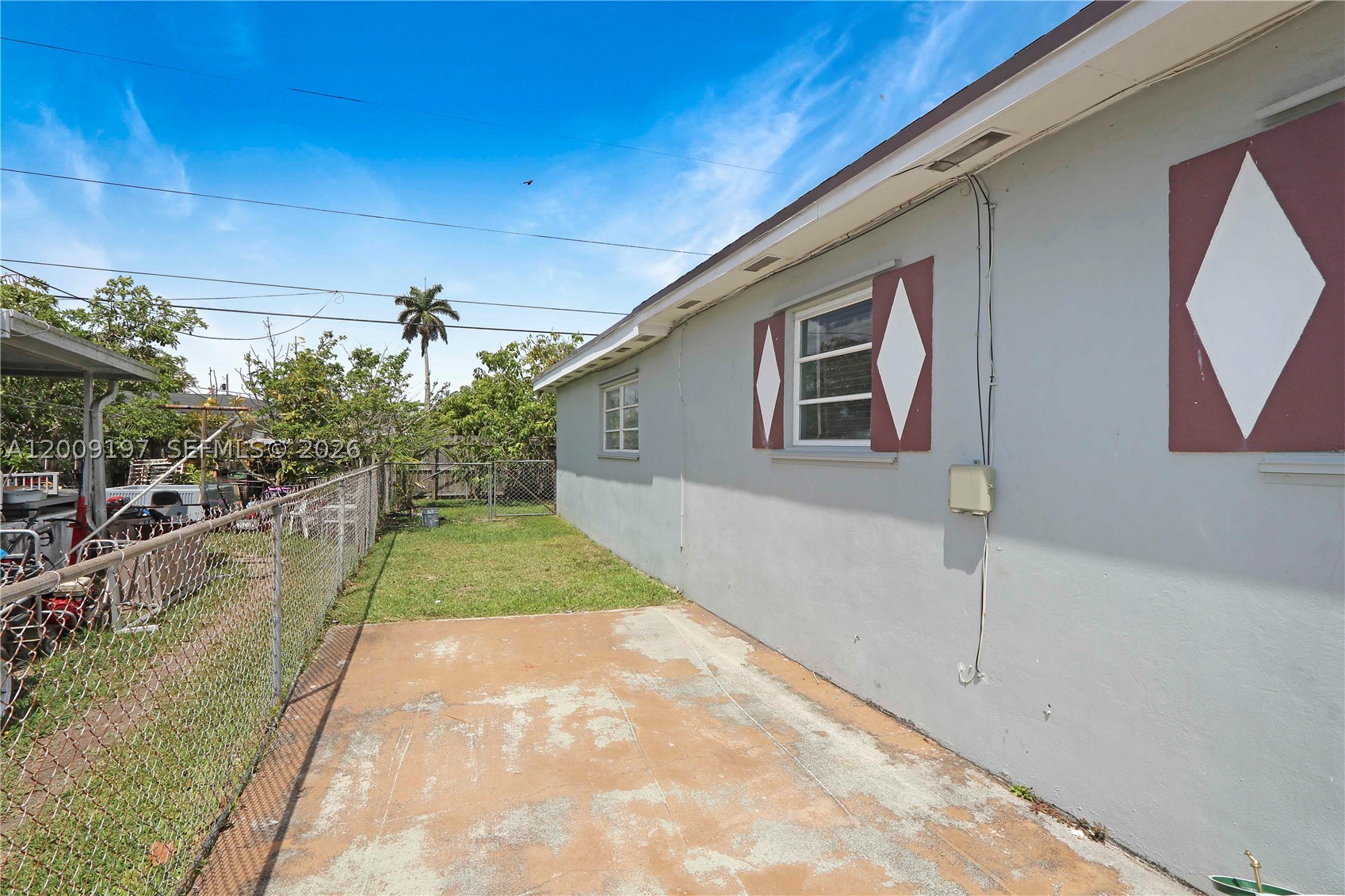 1762 Nw 8th Ave Property Photo 3