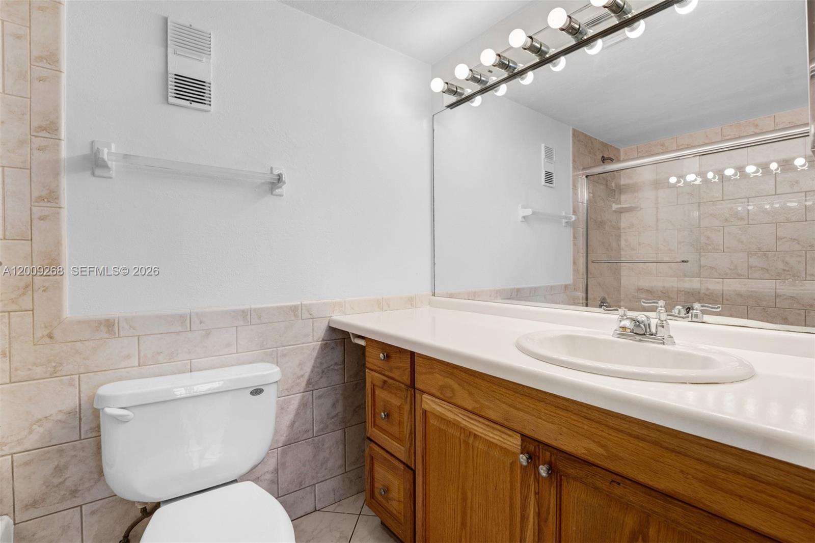 250 Jacaranda Dr 508 Property Photo 18