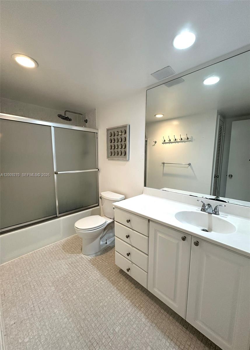 19390 Collins Ave 1510 Property Photo 7