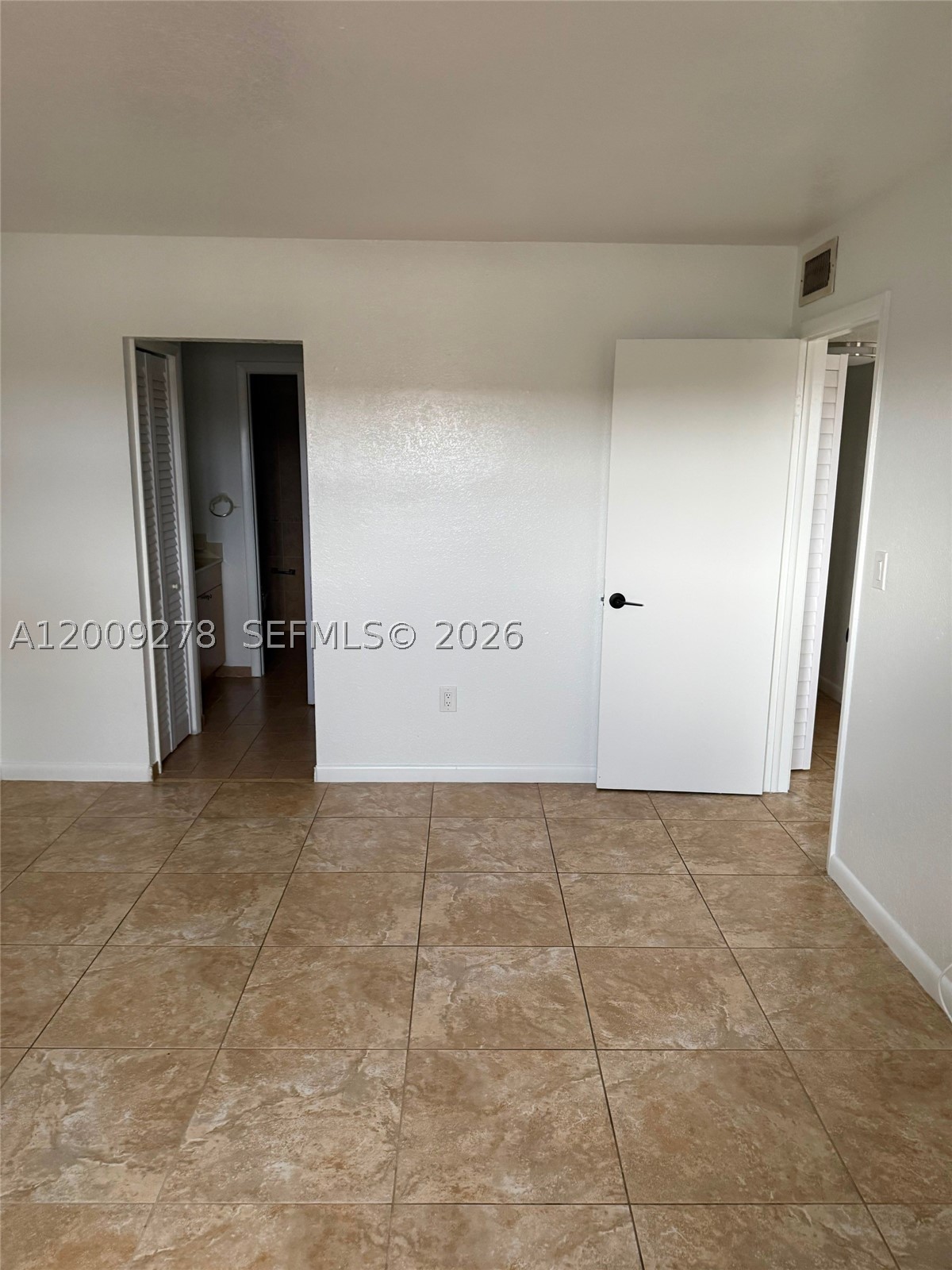 8425 Nw 8th St 306 Property Photo 4