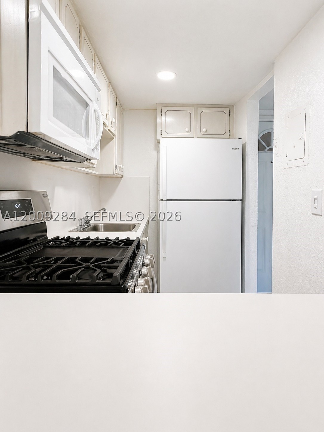 1300 W 47th Pl 218a Property Photo 8