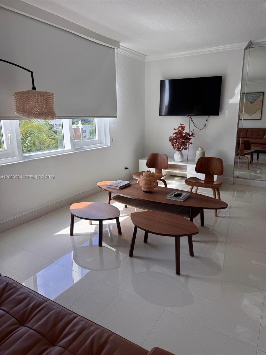 2301 Collins Ave 427 Property Photo 7