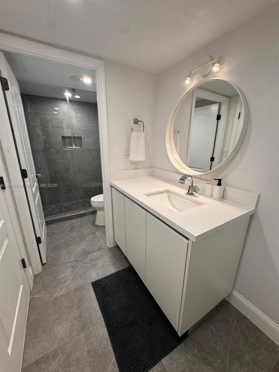 2301 Collins Ave 427 Property Photo 14