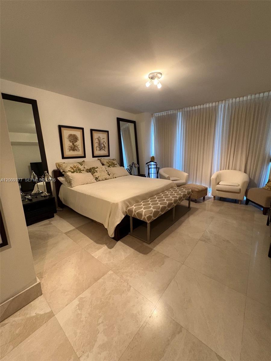 5875 Collins Ave 708 Property Photo 8