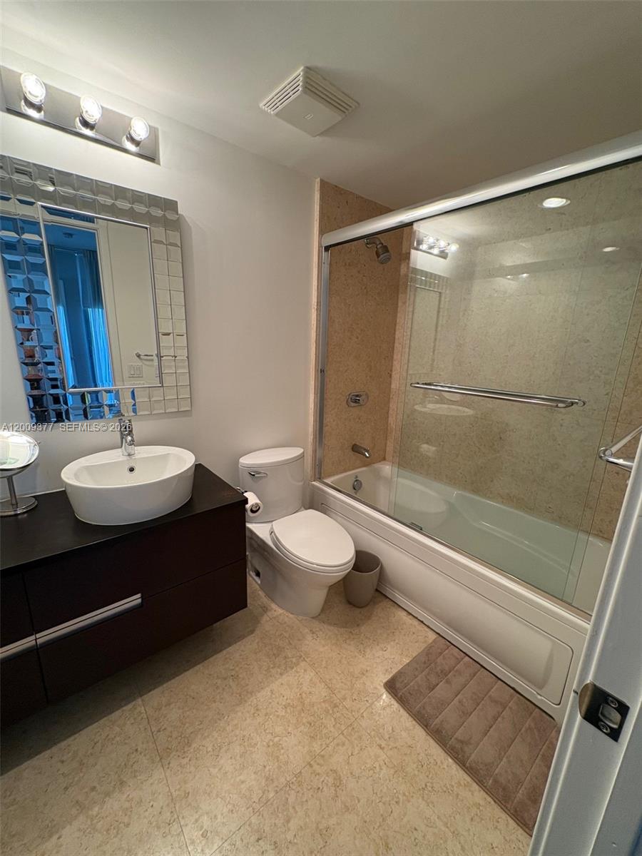 5875 Collins Ave 708 Property Photo 13