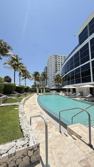 5875 Collins Ave 708 Property Photo 16