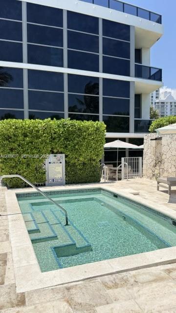 5875 Collins Ave 708 Property Photo 21