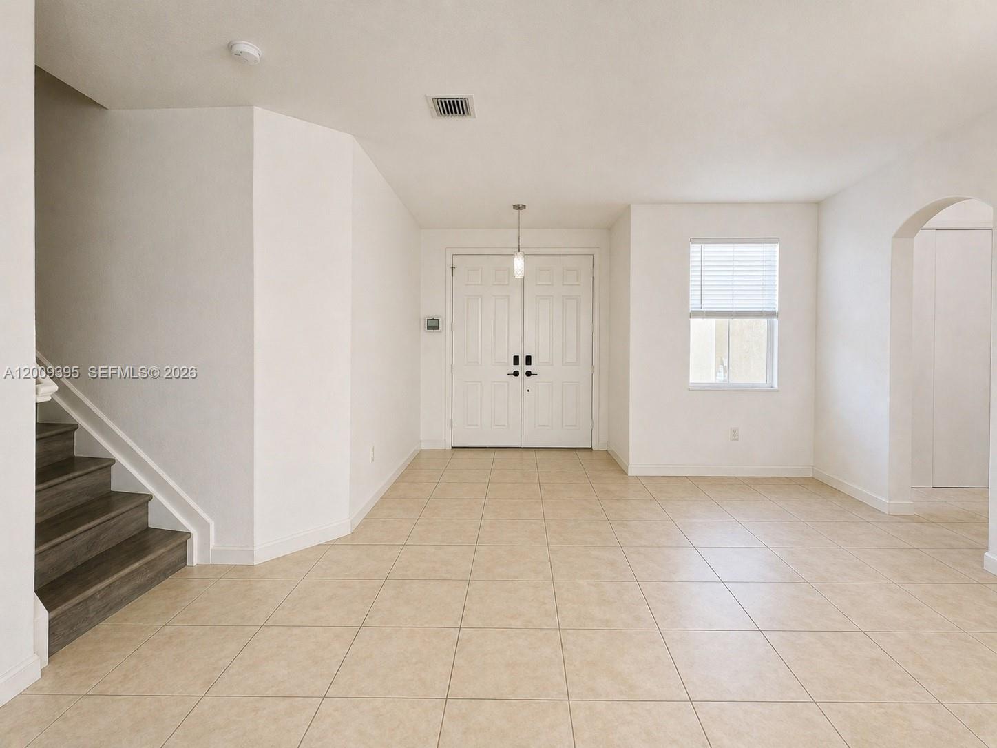 11028 Nw 87th Ln Property Photo 6