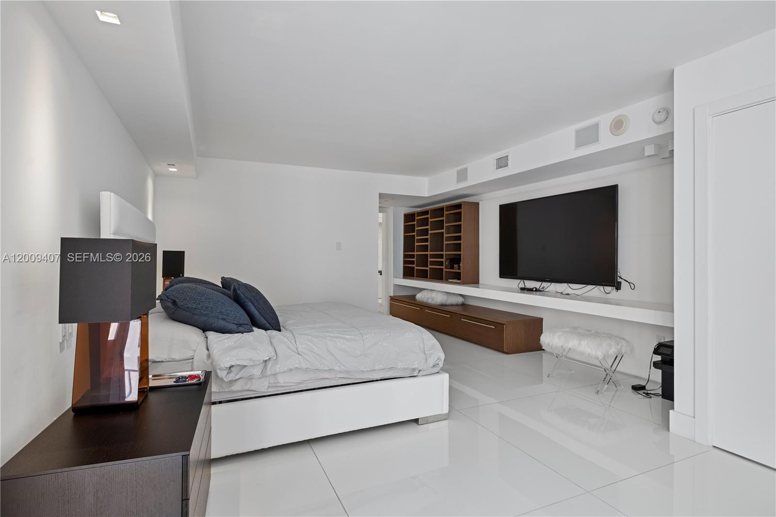10155 Collins Ave 1210 Property Photo 14