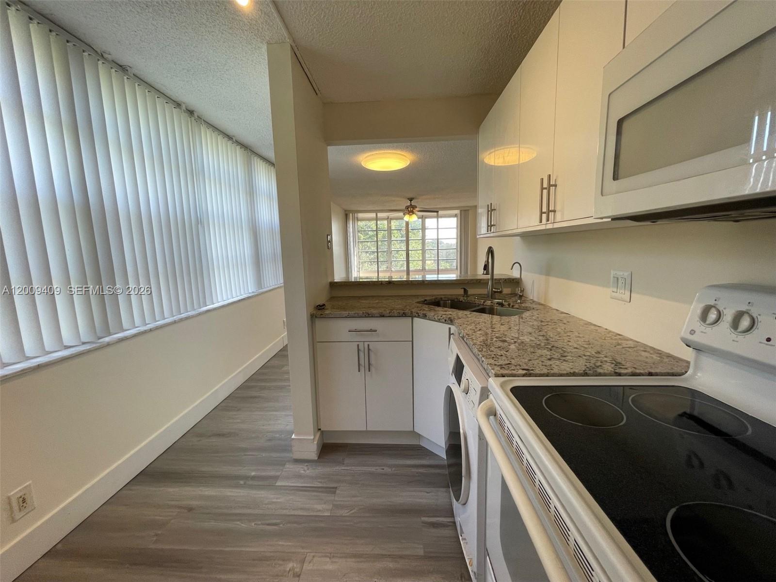 9471 Evergreen Pl 401 Property Photo 17