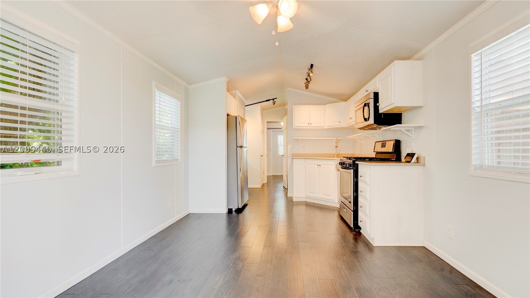 1101 Mastic Street Property Photo 97