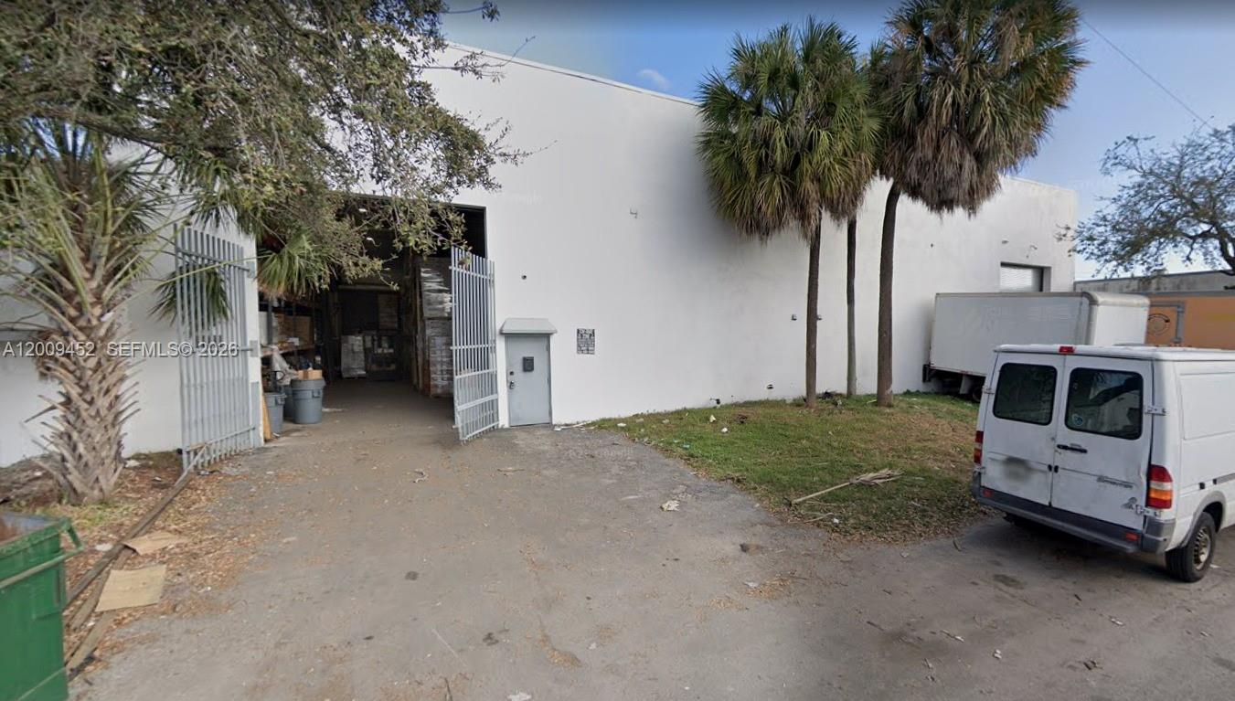 806 Nw 8th Ave Property Photo 1